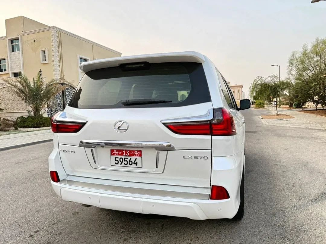 Lexus LX570 2018 – GCC Specs – Full Option