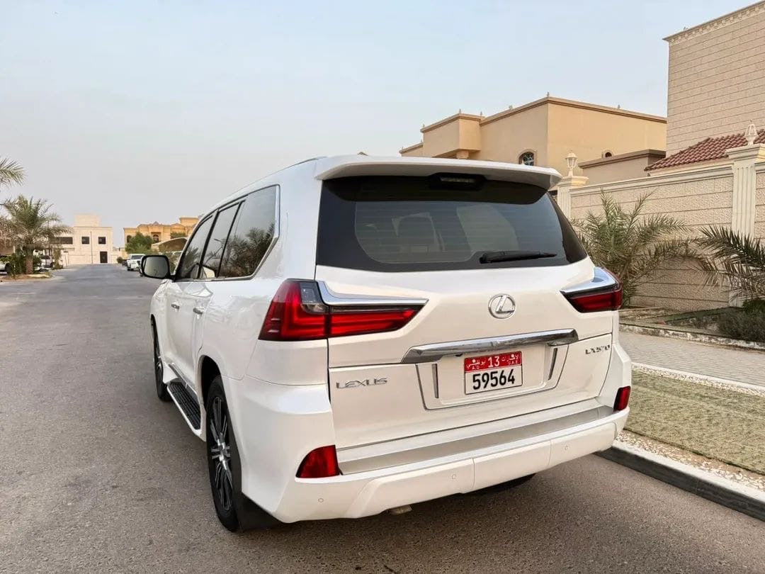 Lexus LX570 2018 – GCC Specs – Full Option
