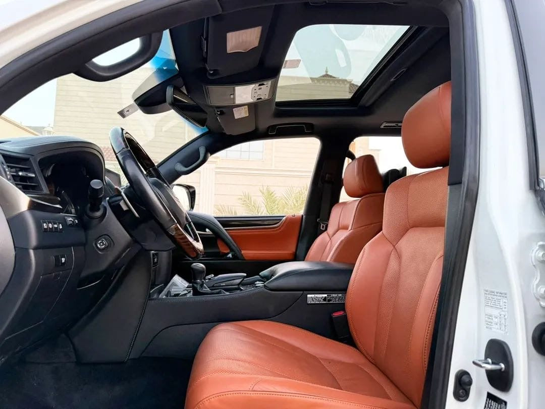 Lexus LX570 2018 – GCC Specs – Full Option