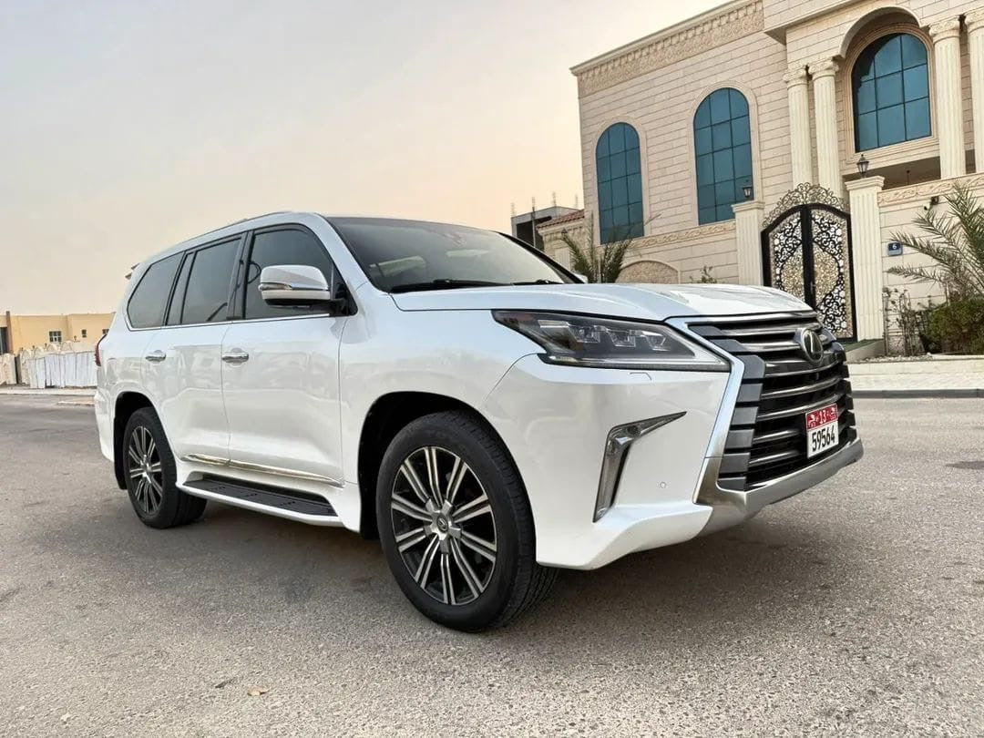 Lexus LX570 2018 – GCC Specs – Full Option