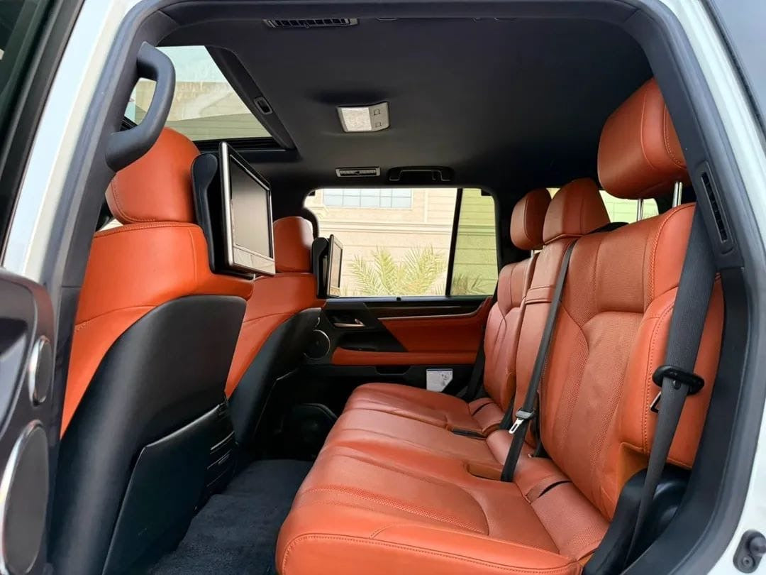 Lexus LX570 2018 – GCC Specs – Full Option