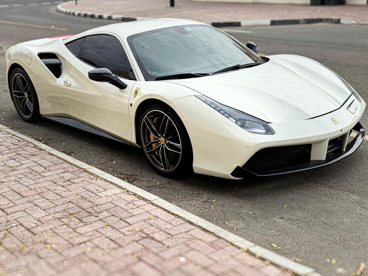 2016 Ferrari 488 GTB – GCC Specs